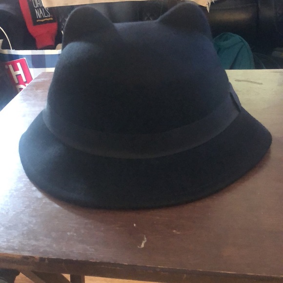 Black cat ears hat - Picture 3 of 3